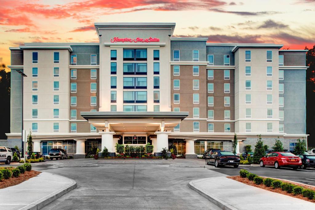 Hampton Inn & Suites by Hilton Atlanta Perimeter Dunwoody Main image 1